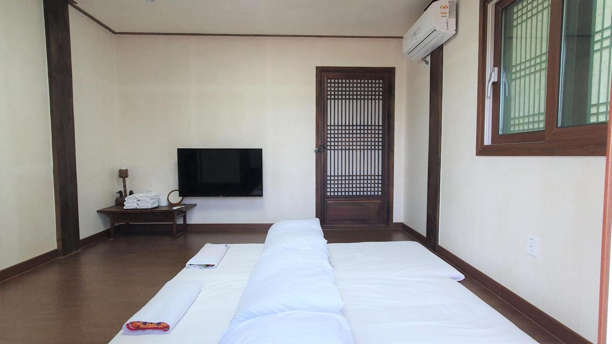 Tohyang Traditional House Bonghwa Room photo