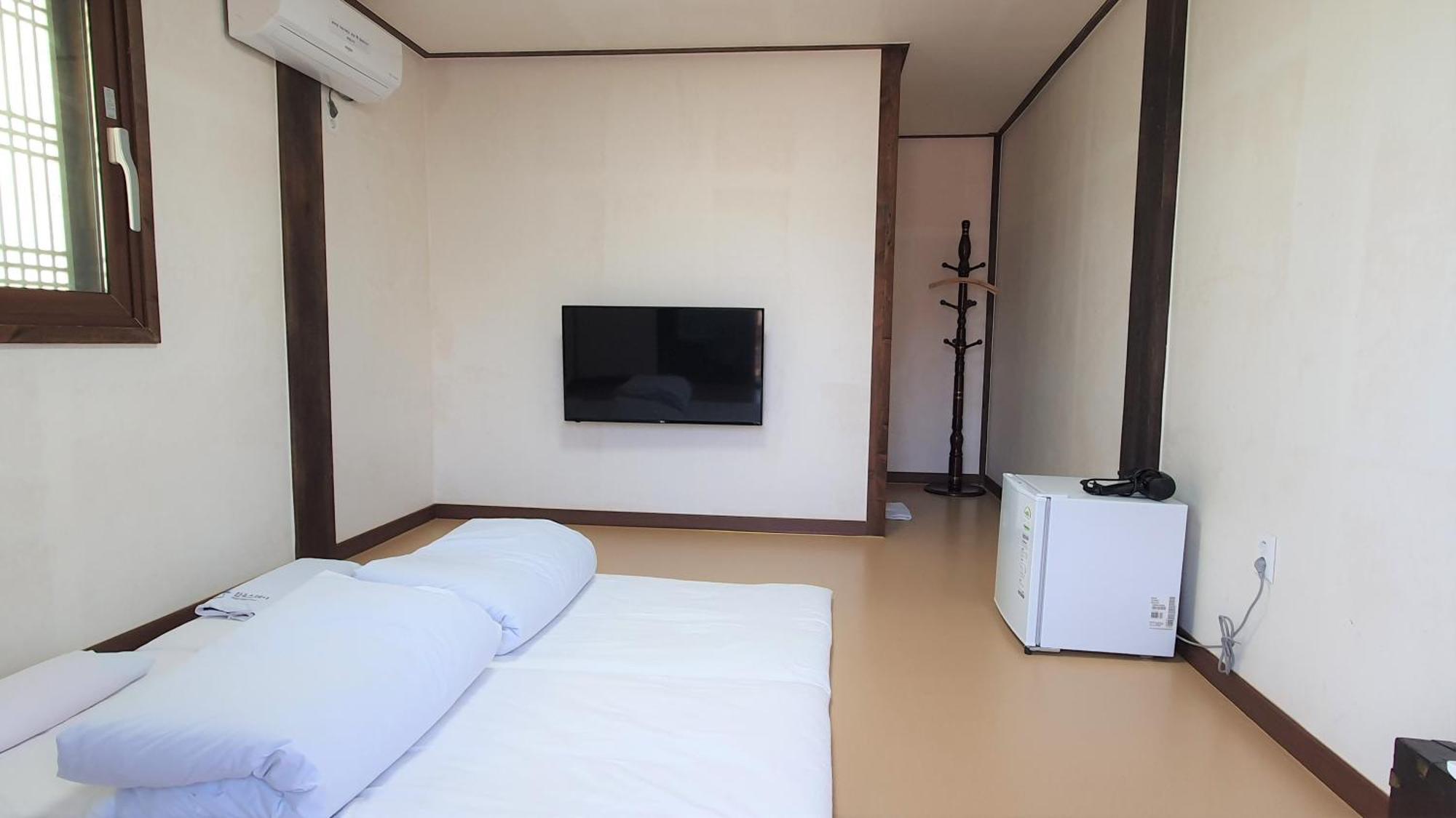 Tohyang Traditional House Bonghwa Room photo